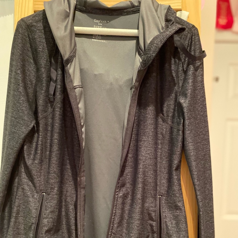 Medium gap jacket